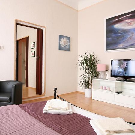 Apartment Karolina Prag Exterior foto