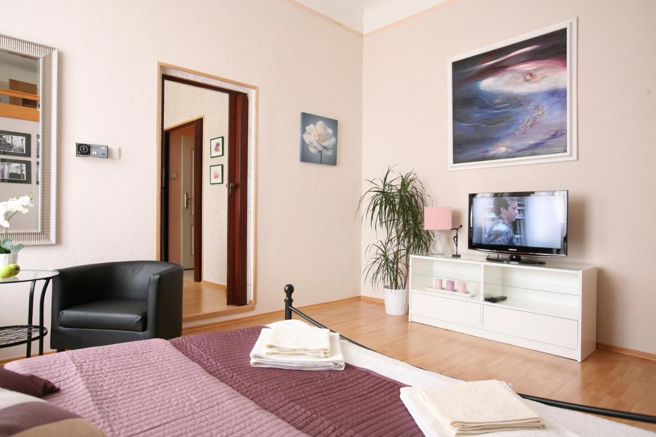 Apartment Karolina Prag Exterior foto