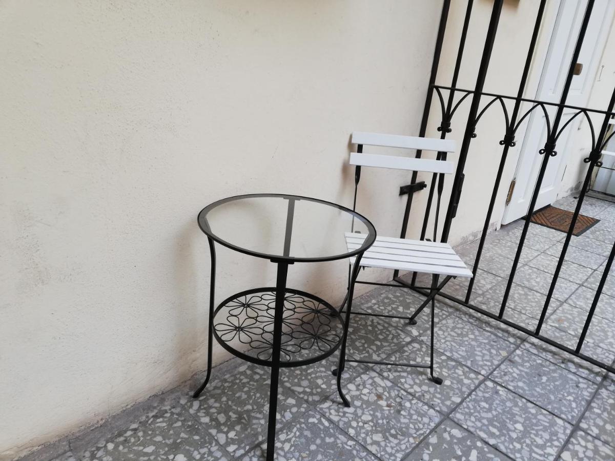 Apartment Karolina Prag Exterior foto